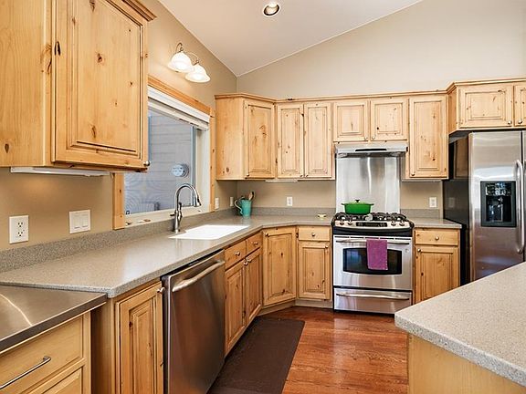 3rd image of 3275 Castle Pines Dr