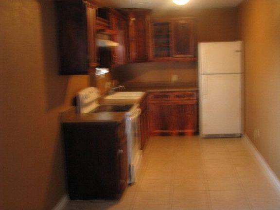 4th image of 137 N Ringgold St