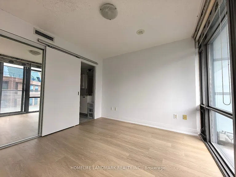 38 Grenville St #1403 — Photo 9