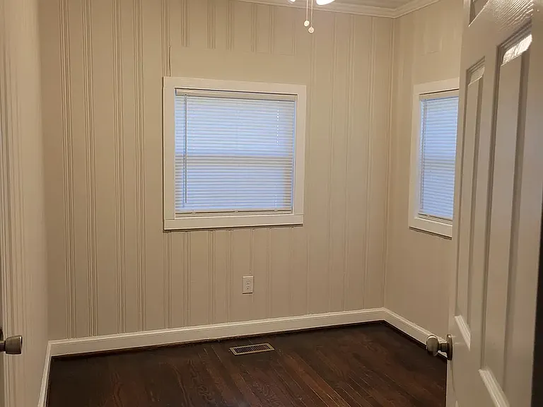 510 Hilderbrand Dr — Photo 9