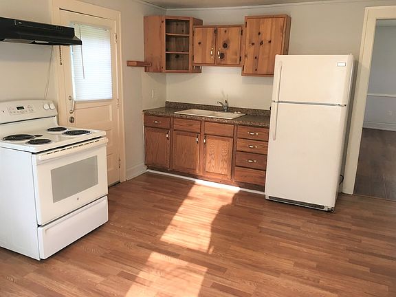 2nd image of 124 Cottage St #124