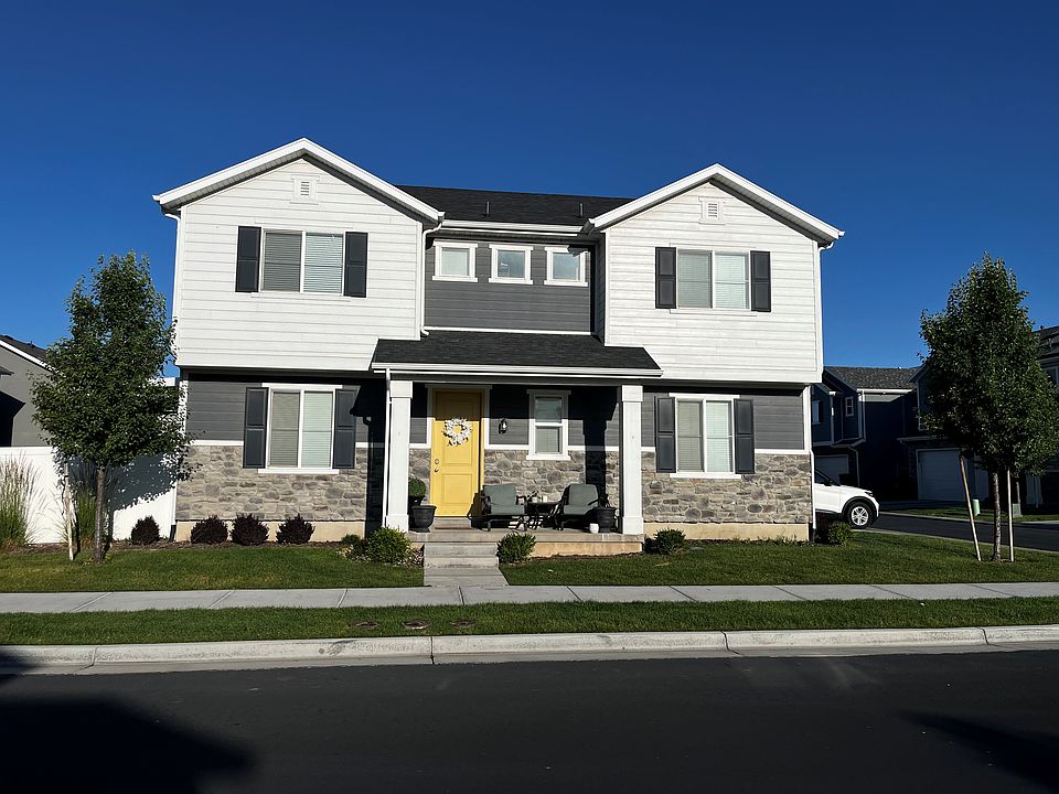4 Bedrooms, and 3 Full Bathrooms