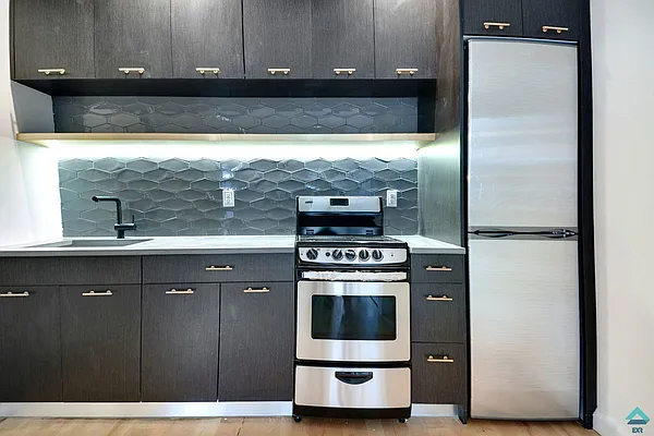 Rented by EXR | media 35