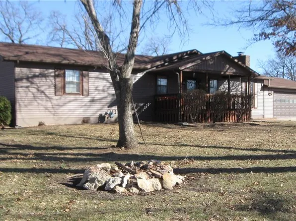 21370 Oakwood Pl, Chanute, KS 66720