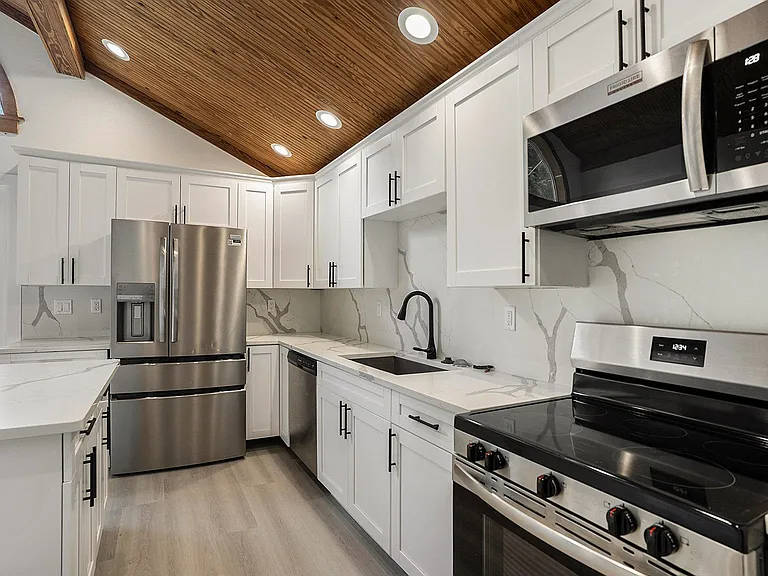 Cranberry Ln — Photo 4