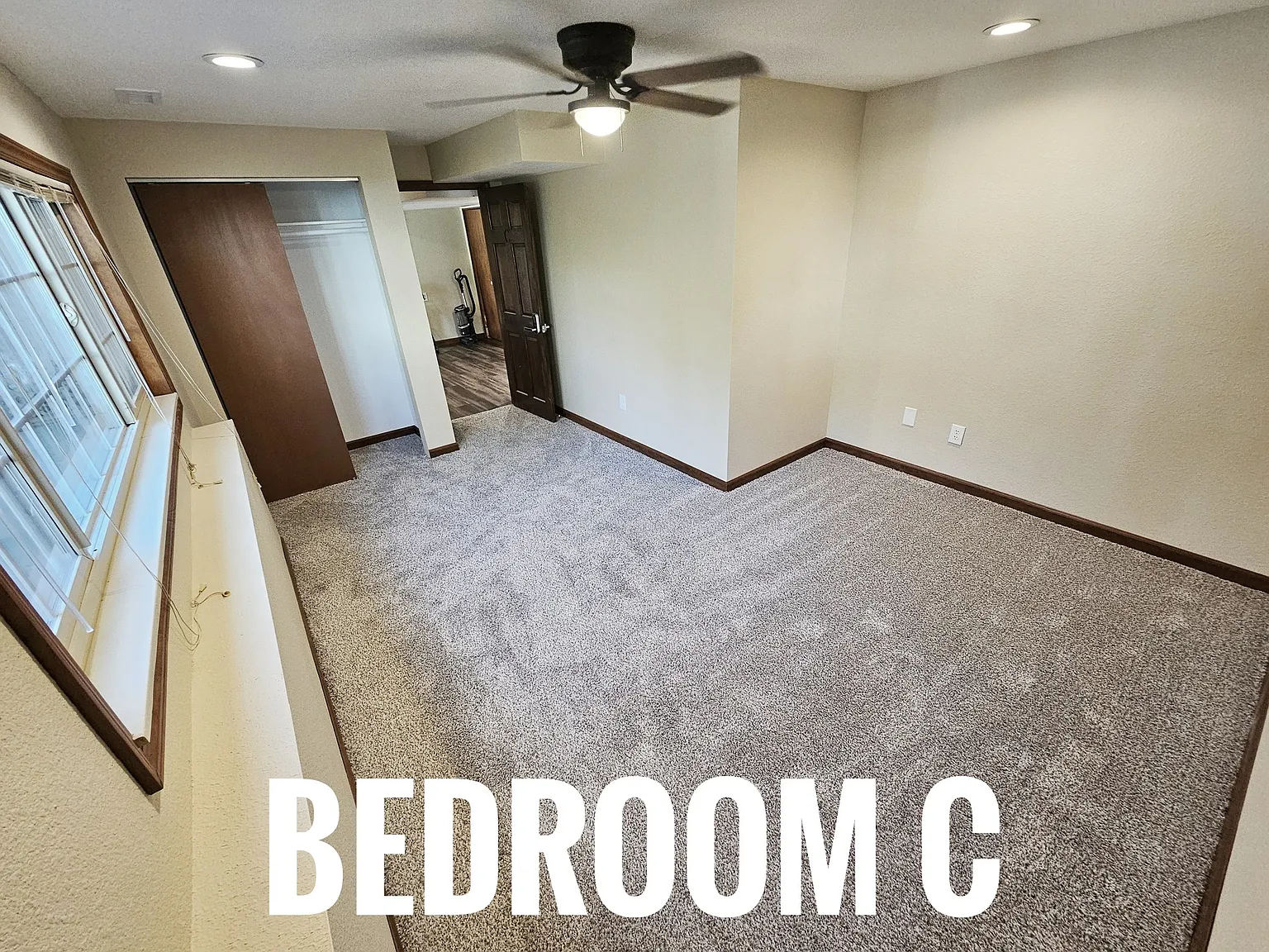 8 bed, 4.0 bath, 2792 sqft, $685 — Photo 2