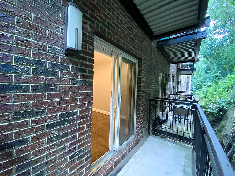 212 Bennett Ave #3E — Photo 4