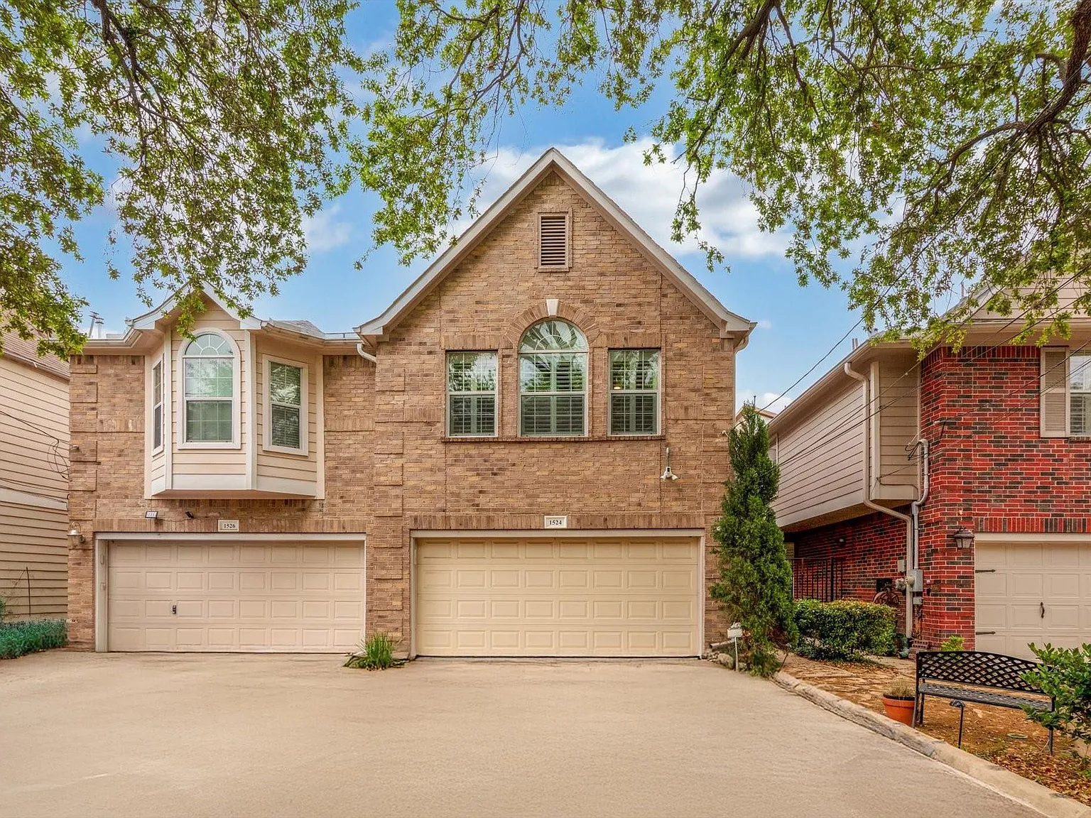 3 bed, 2.5 bath, 2611 sqft, $3,450 — Photo 2