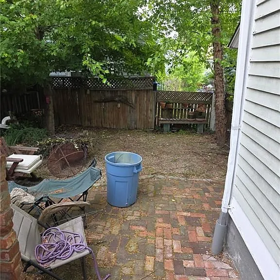 140 Larch St — Photo 3