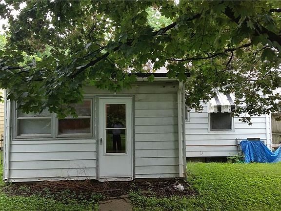 4th image of 1130 N Somerset Ave