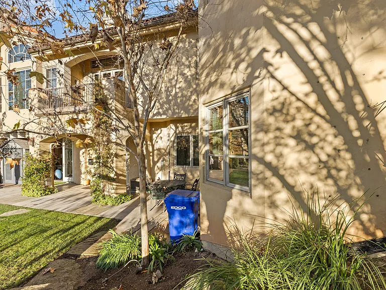 10464 Russell Rd — Photo 4