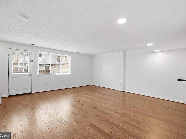7 Leatherwood Ct — Photo 9