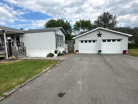4th image of 82 Allman Ave