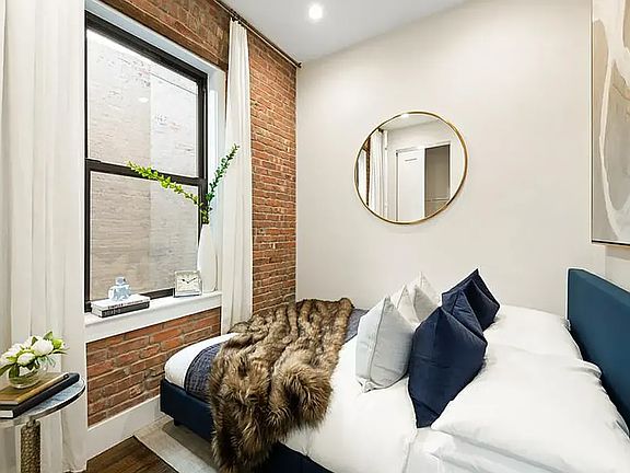 4th image of 244 W 22nd St #4