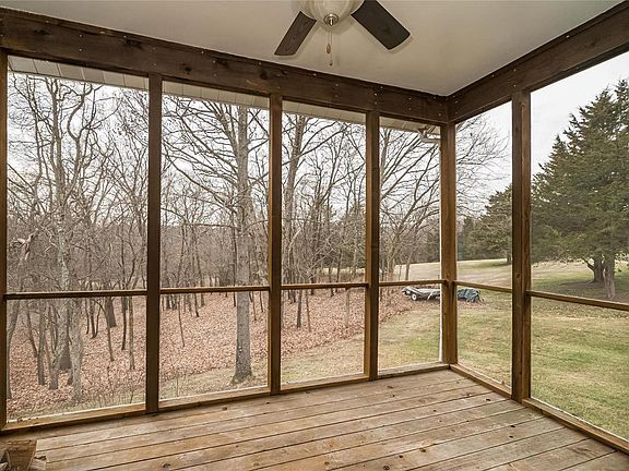 3rd image of 17930 Paradise Dr