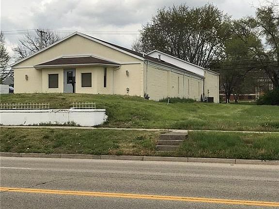 2nd image of 550 E Main St