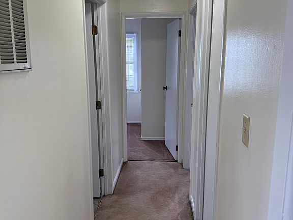 3rd image of 411 Eberhart Dr