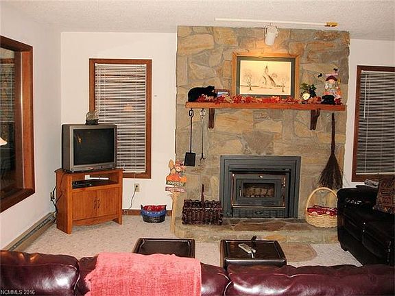 3rd image of 47 Wishbone Ln