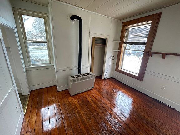 4th image of 132 Johnston Ave Floor 2