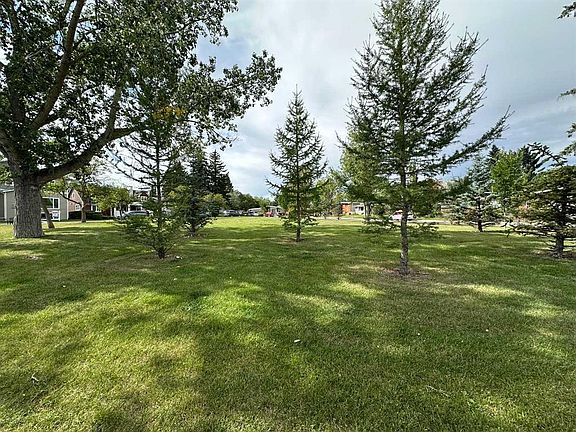 2nd image of 3540 W Bulyea Cres NW