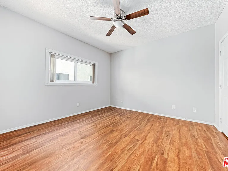 14937 Dickens St #109 — Photo 10