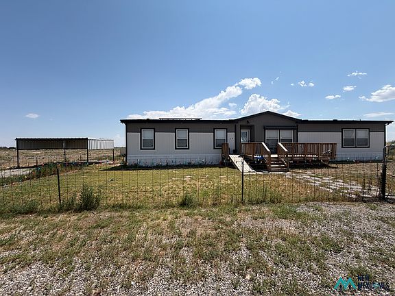 3rd image of 29 Crystal Dr