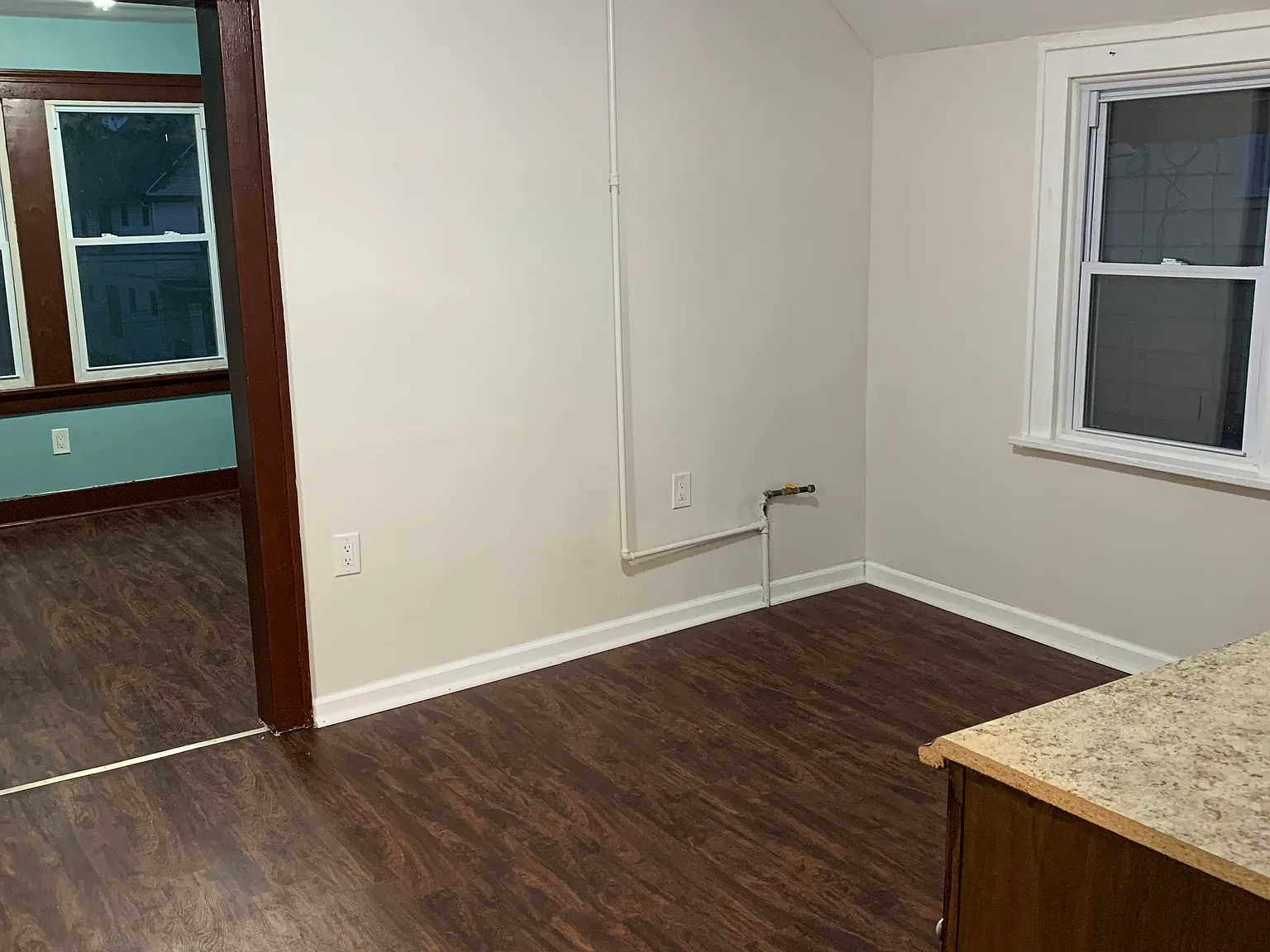 636 Wyoming Ave — Photo 3