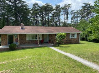287 Clark St, Hinton, WV 25951