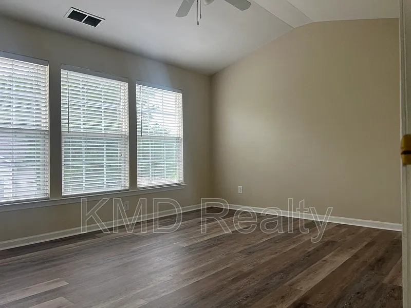 4 bed, 2.5 bath, 1638 sqft, $2,000 — Photo 4