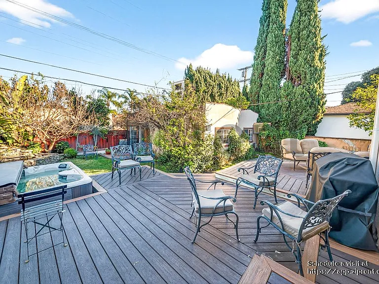 138 N Hamel Dr — Photo 30