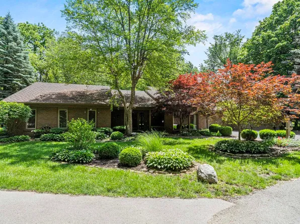 2727 Foxchase Run, Fort Wayne, IN 46825