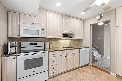 11 Halcourt Dr Photo 1