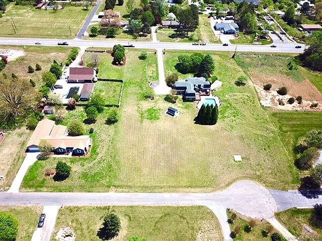 1st image of 2908 Charlotte Hwy