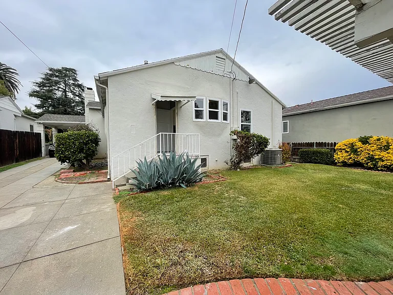 1016 Vineyard Dr — Photo 5