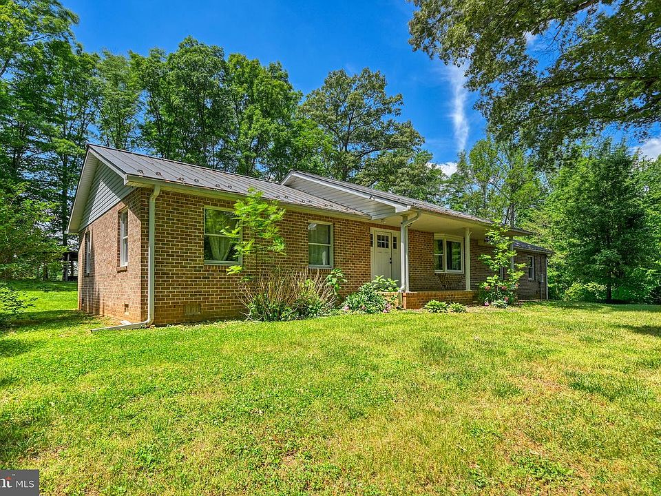 1st image of 321 Willow Oak Ln