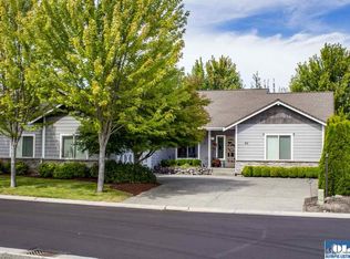 80 Choice Loop, Sequim, WA 98382