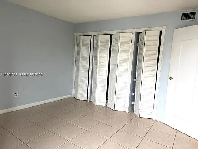 Kendall Acres Condo Bldg — Photo 4