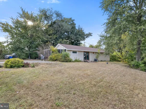 90 Hull Dr, York, PA 17404