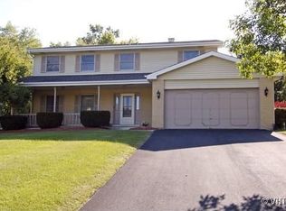 881 Kingston Ln, Bartlett, IL 60103