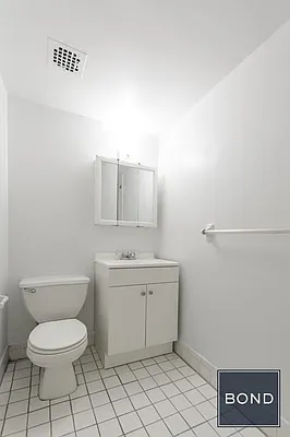 Rented by Bond New York | media 19