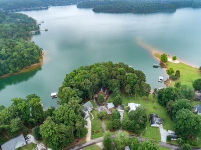 227 Clearwater Shores Rd E, Fair Play, SC, 29643
