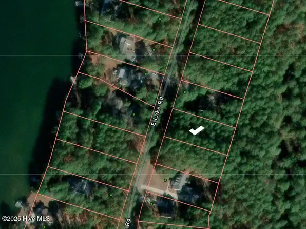 9 E East Lake Road, Wagram, NC 28396