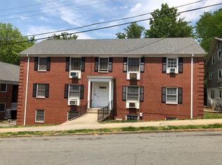 Jamestowne Apartments | 1415 Clover Street Apt B-2, Winston Salem, NC 27101