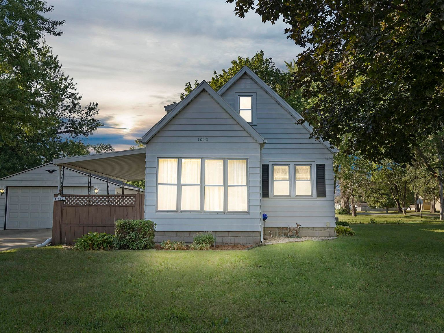 1012 Central Ave, Evansdale, IA 50707 Zillow