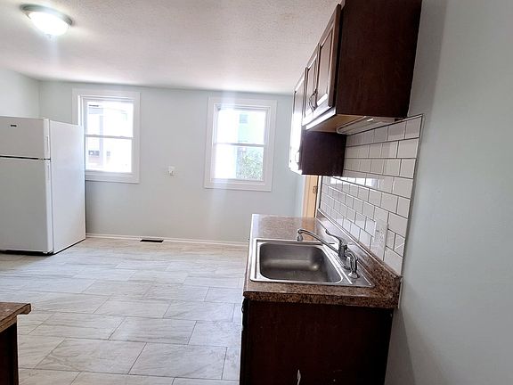 3rd image of 35 Norfolk St #1