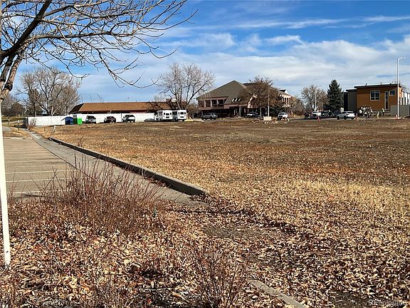 2nd image of 1018 Depot Hill Road