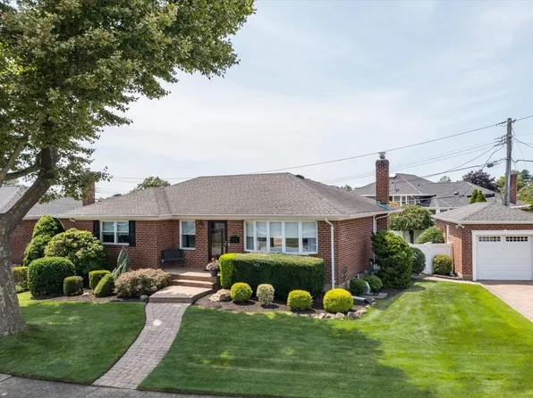 133 Miriam Street, Bethpage, NY 11714