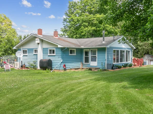 3902 E Dowling Rd, Dowling, MI 49050