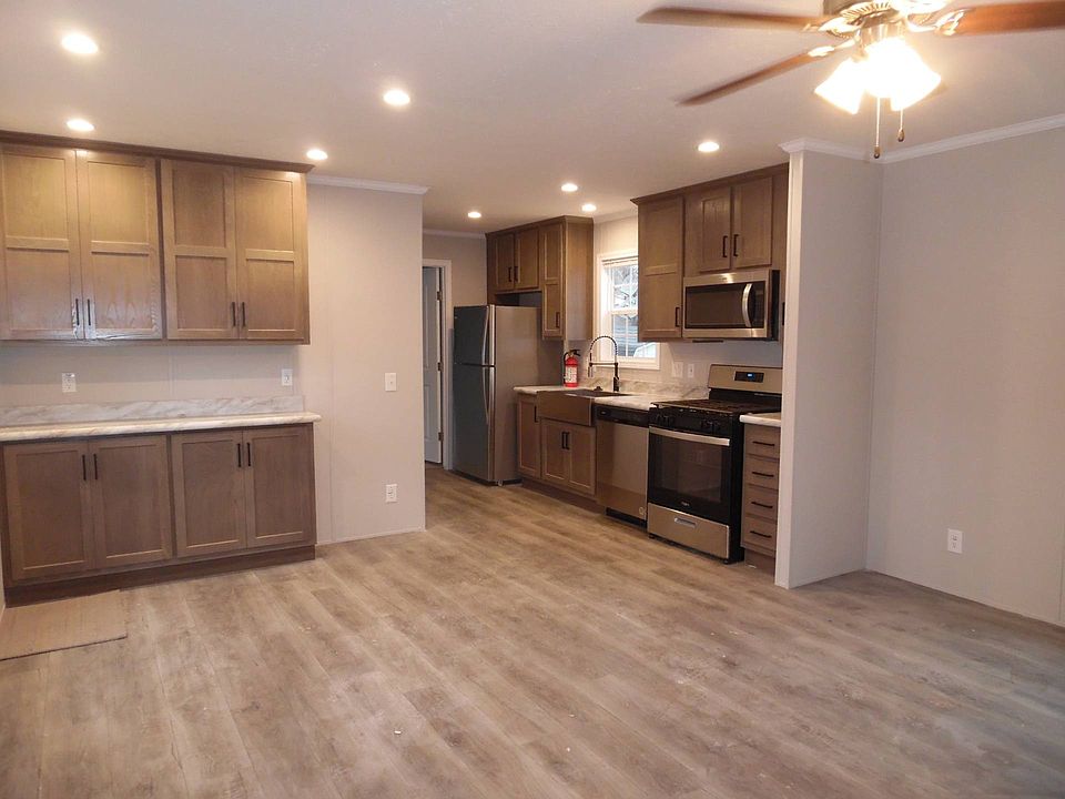 1st image of 6471 S Division Ave #211