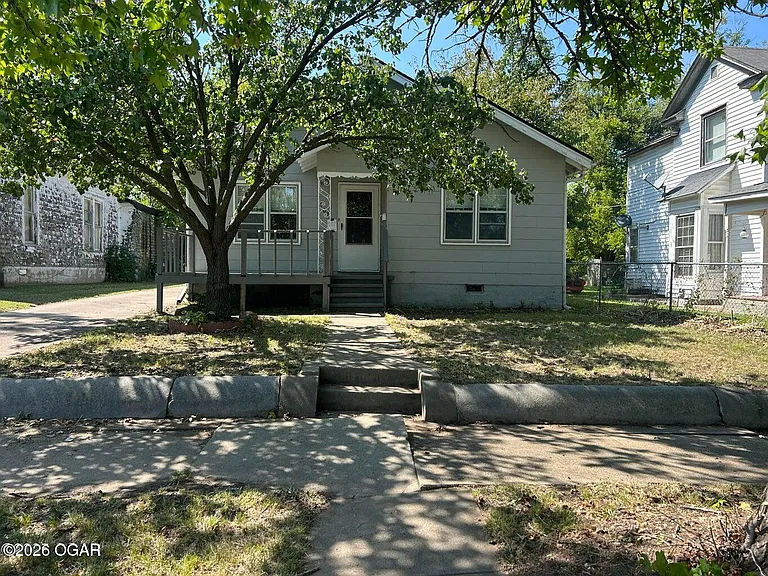 306 N Connor Ave — Photo 1